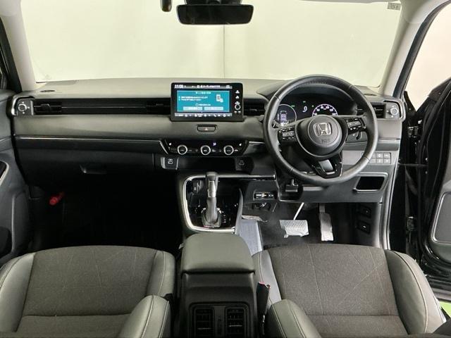 �h���C�o�[�𒆐S�Ɏ��R�Ɏ肪�͂��ʒu�ɂ`�s�Z���N�g���o�[��G�A�R���A�l�X�ȑ���X�C�b�`�Ȃǂ�z�u�A���쐫�ɗD��Ă��܂�