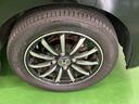 純正アルミホイールです。足元が引き立つので、車全体のイメージがアップしますよ！