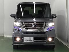 ディスチャージヘッドライト【ＨＩＤ】を装備していますのでとても明るく、夜間の走行や雨の日も安全・安心です。オートライトコントロール付きで周囲の明るさに応じて自動で点灯・消灯します。 5