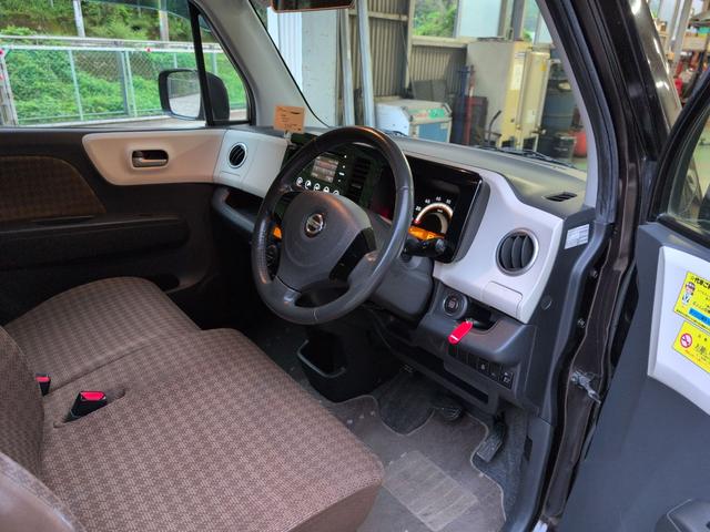 モコ Ｘ　スマートキー　アイドリングストップ　ベンチシート　ＣＶＴ　盗難防止システム　ＡＢＳ　アルミホイール　衝突安全ボディ　エアコン　パワーステアリング　パワーウィンドウ（7枚目）