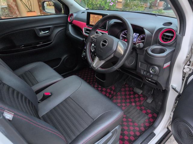 車を運転する際には運転席の存在は欠かせません。なのでしっかりとチェックしたいポイントですね。