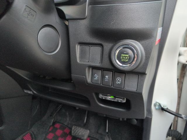 エンジン始動も楽チンです。イチイチ鍵を出す手間も無くなりますよ。