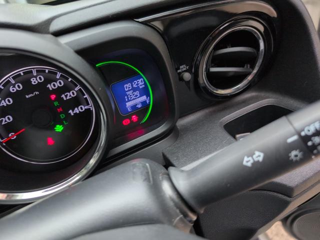 Ｎ－ＯＮＥ Ｇ　スマートキー　アイドリングストップ　ベンチシート　ＣＶＴ　盗難防止システム　ＡＢＳ　ＥＳＣ　ＣＤ　ミュージックプレイヤー接続可　アルミホイール　衝突安全ボディ　エアコン　パワーステアリング（7枚目）