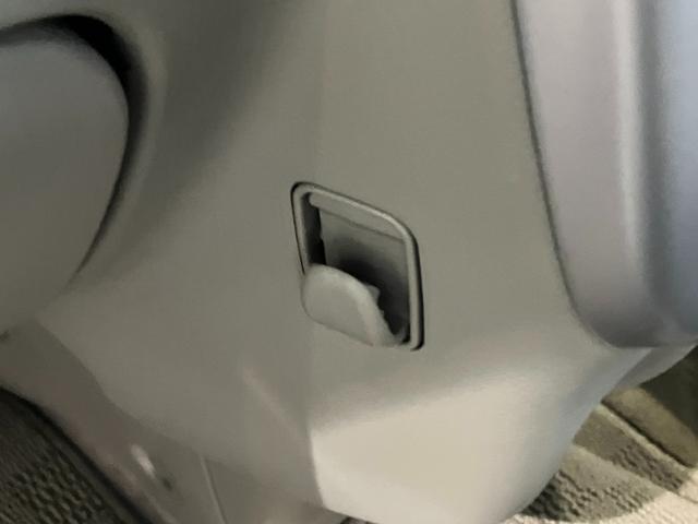 エブリイワゴン ＰＺターボ　標準ルーフ　５型　片側電動スライドドア　ＨＩＤ　デュアルカメラブレーキサポート　誤発進抑制機能　後退時ブレーキサポート　リヤパーキングセンサー　ＨＩＤヘッドライト　ハイビームアシスト　片側電動スライドドア　ディスプレイオーディオ　バックカメラ（27枚目）