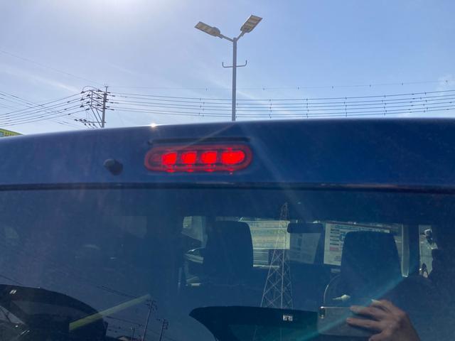 ワゴンＲスマイル ＨＹＢＲＩＤ　Ｘ　２型　両側電動スライドドア　オートライト　オートライト　スライドドア　プッシュスタート　シートヒーター　　オートエアコン　衝突被害軽減システム　横滑り防止機能　衝突安全ボディ　盗難防止システム　両側電動スライドドア（50枚目）