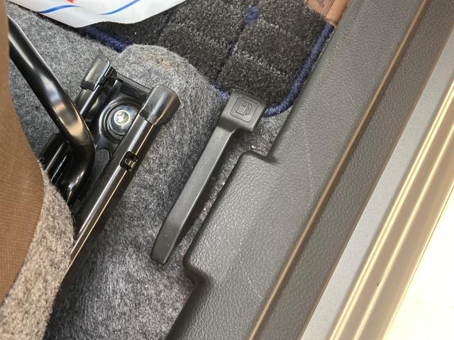 アルト HYBRID S 2型 キーレスエントリー 衝突軽減ブレーキ マニュアルエアコン オートライト シートヒーター 衝突被害軽減システム アイドリングストップ 横滑り防止機能 衝突安全ボディ 盗難防止システム(56枚目)