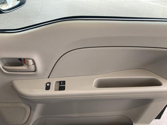 エブリイ ＰＡリミテッド　６型　ＣＶＴ　スライドドア　衝突被害軽減Ｂ　オートライト　スライドドア　衝突被害軽減システム　横滑り防止機能　衝突安全ボディ　盗難防止システム　ラジオ　キーレスエントリー（29枚目）