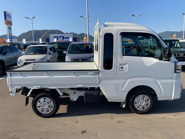 ハイゼットトラック ジャンボエクストラ　キーレスプッシュスタート　４ＷＤ　ＣＤ　オートライト　プッシュスタート　エアコン　衝突被害軽減システム　アイドリングストップ　横滑り防止機能　４ＷＤ　リモコンキー　フォグランプ　ＬＥＤヘッドライト　ＣＤプレーヤー　ドアバイザー（7枚目）