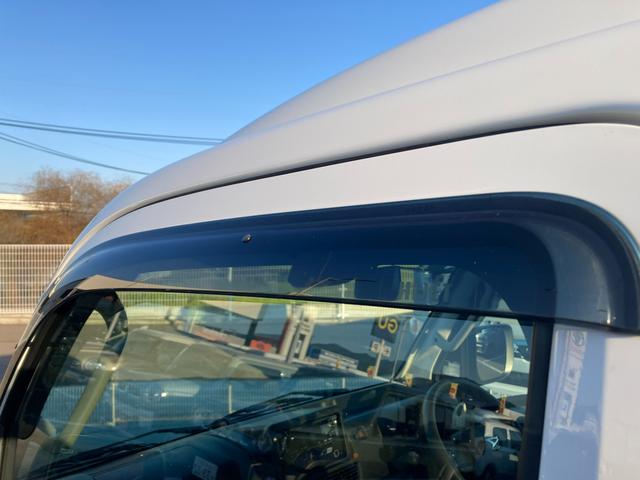 ハイゼットトラック ジャンボエクストラ　キーレスプッシュスタート　４ＷＤ　ＣＤ　オートライト　プッシュスタート　エアコン　衝突被害軽減システム　アイドリングストップ　横滑り防止機能　４ＷＤ　リモコンキー　フォグランプ　ＬＥＤヘッドライト　ＣＤプレーヤー　ドアバイザー（19枚目）