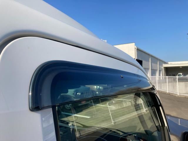 ハイゼットトラック ジャンボエクストラ　キーレスプッシュスタート　４ＷＤ　ＣＤ　オートライト　プッシュスタート　エアコン　衝突被害軽減システム　アイドリングストップ　横滑り防止機能　４ＷＤ　リモコンキー　フォグランプ　ＬＥＤヘッドライト　ＣＤプレーヤー　ドアバイザー（21枚目）