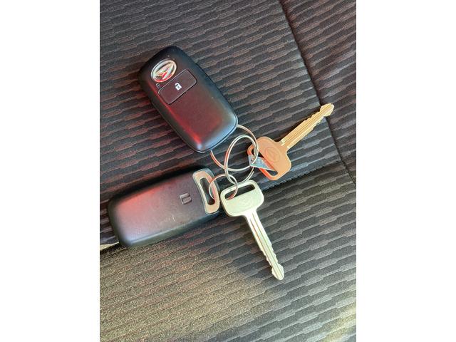 ハイゼットトラック ジャンボエクストラ　キーレスプッシュスタート　４ＷＤ　ＣＤ　オートライト　プッシュスタート　エアコン　衝突被害軽減システム　アイドリングストップ　横滑り防止機能　４ＷＤ　リモコンキー　フォグランプ　ＬＥＤヘッドライト　ＣＤプレーヤー　ドアバイザー（27枚目）