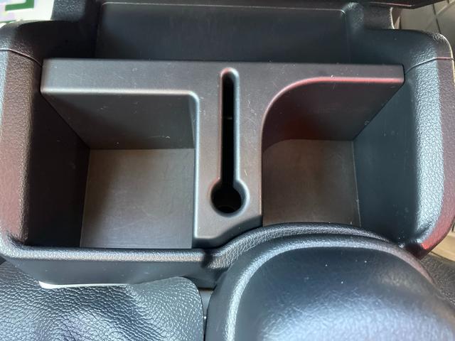 ハイゼットトラック ジャンボエクストラ　キーレスプッシュスタート　４ＷＤ　ＣＤ　オートライト　プッシュスタート　エアコン　衝突被害軽減システム　アイドリングストップ　横滑り防止機能　４ＷＤ　リモコンキー　フォグランプ　ＬＥＤヘッドライト　ＣＤプレーヤー　ドアバイザー（31枚目）