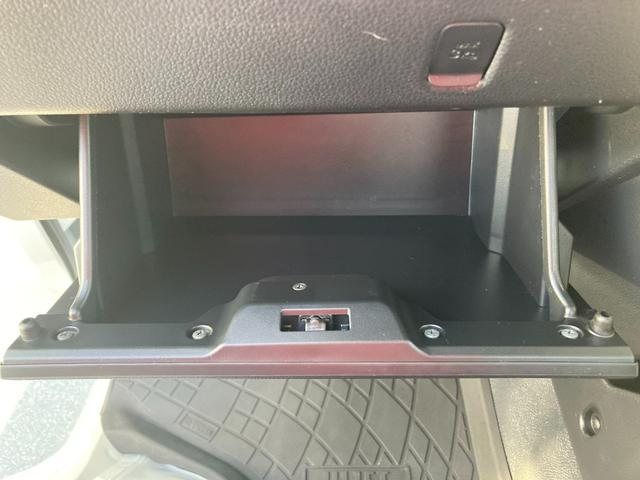 ハイゼットトラック ジャンボエクストラ　キーレスプッシュスタート　４ＷＤ　ＣＤ　オートライト　プッシュスタート　エアコン　衝突被害軽減システム　アイドリングストップ　横滑り防止機能　４ＷＤ　リモコンキー　フォグランプ　ＬＥＤヘッドライト　ＣＤプレーヤー　ドアバイザー（44枚目）