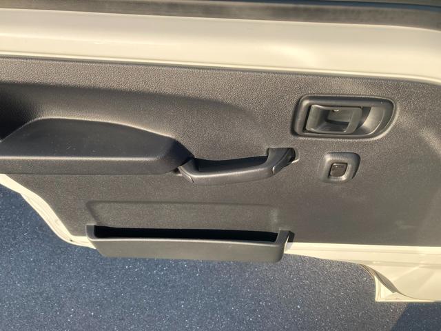 ハイゼットトラック ジャンボエクストラ　キーレスプッシュスタート　４ＷＤ　ＣＤ　オートライト　プッシュスタート　エアコン　衝突被害軽減システム　アイドリングストップ　横滑り防止機能　４ＷＤ　リモコンキー　フォグランプ　ＬＥＤヘッドライト　ＣＤプレーヤー　ドアバイザー（47枚目）