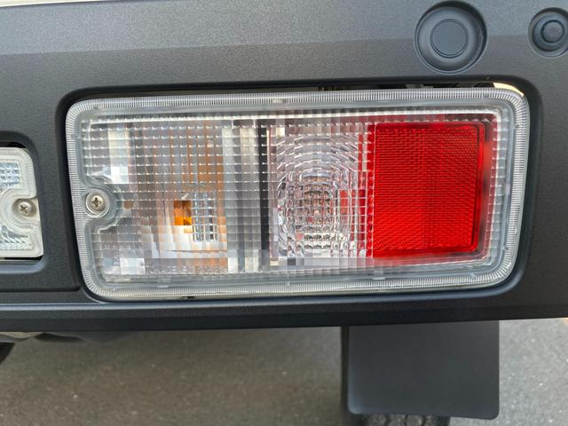 ハイゼットトラック ジャンボエクストラ　キーレスプッシュスタート　４ＷＤ　ＣＤ　オートライト　プッシュスタート　エアコン　衝突被害軽減システム　アイドリングストップ　横滑り防止機能　４ＷＤ　リモコンキー　フォグランプ　ＬＥＤヘッドライト　ＣＤプレーヤー　ドアバイザー（51枚目）