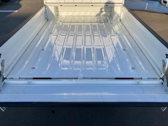 ハイゼットトラック ジャンボエクストラ　キーレスプッシュスタート　４ＷＤ　ＣＤ　オートライト　プッシュスタート　エアコン　衝突被害軽減システム　アイドリングストップ　横滑り防止機能　４ＷＤ　リモコンキー　フォグランプ　ＬＥＤヘッドライト　ＣＤプレーヤー　ドアバイザー（56枚目）