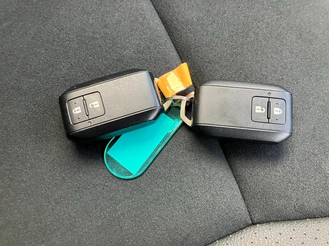 クロスビー ＨＹＢＲＩＤ　ＭＺ　３型　ＬＥＤヘッドランプ　オートライト　オートライト　プッシュスタート　シートヒーター　オートエアコン　スズキセーフティーサポート　衝突被害軽減システム　アイドリングストップ　横滑り防止機能　衝突安全ボディ　盗難防止システム（16枚目）