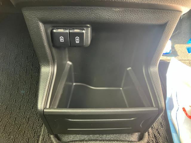 クロスビー ＨＹＢＲＩＤ　ＭＺ　３型　ＬＥＤヘッドランプ　オートライト　オートライト　プッシュスタート　シートヒーター　オートエアコン　スズキセーフティーサポート　衝突被害軽減システム　アイドリングストップ　横滑り防止機能　衝突安全ボディ　盗難防止システム（30枚目）