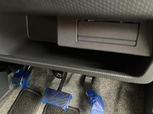 ハスラー J STYLE II MR41S 2型 CD 2トーンカラー オートライト プッシュスタート シートヒーター オートエアコン 衝突被害軽減システム アイドリングストップ 横滑り防止機能 衝突安全ボディ 盗難防止システム CDプレイヤー HIDヘッドライト(33枚目)