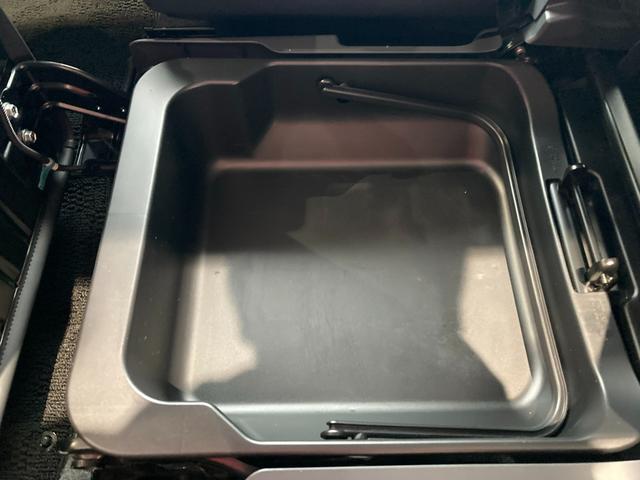 ハスラー J STYLE II MR41S 2型 CD 2トーンカラー オートライト プッシュスタート シートヒーター オートエアコン 衝突被害軽減システム アイドリングストップ 横滑り防止機能 衝突安全ボディ 盗難防止システム CDプレイヤー HIDヘッドライト(52枚目)