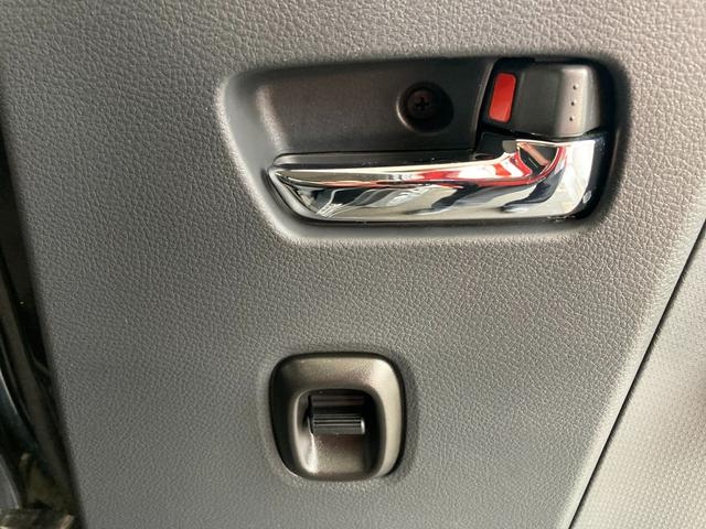 ハスラー J STYLE II MR41S 2型 CD 2トーンカラー オートライト プッシュスタート シートヒーター オートエアコン 衝突被害軽減システム アイドリングストップ 横滑り防止機能 衝突安全ボディ 盗難防止システム CDプレイヤー HIDヘッドライト(55枚目)