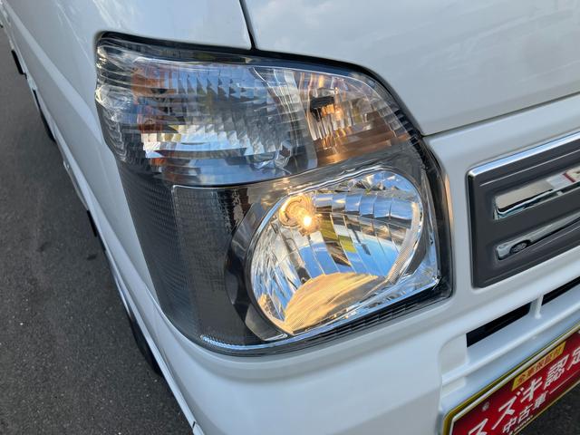 キャリイトラック ＫＣエアコン・パワステ農繁　７型　５ＭＴ　パートタイム４ＷＤ　オートライト　衝突被害軽減システム　アイドリングストップ　横滑り防止機能　衝突安全ボディ　５ＭＴ　パートタイム４ＷＤ　キーレスエントリー　パワーウインドウ　リアゲートチェーン　デフロック（12枚目）