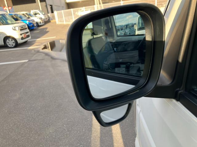 キャリイトラック ＫＣエアコン・パワステ農繁　７型　５ＭＴ　パートタイム４ＷＤ　オートライト　衝突被害軽減システム　アイドリングストップ　横滑り防止機能　衝突安全ボディ　５ＭＴ　パートタイム４ＷＤ　キーレスエントリー　パワーウインドウ　リアゲートチェーン　デフロック（17枚目）