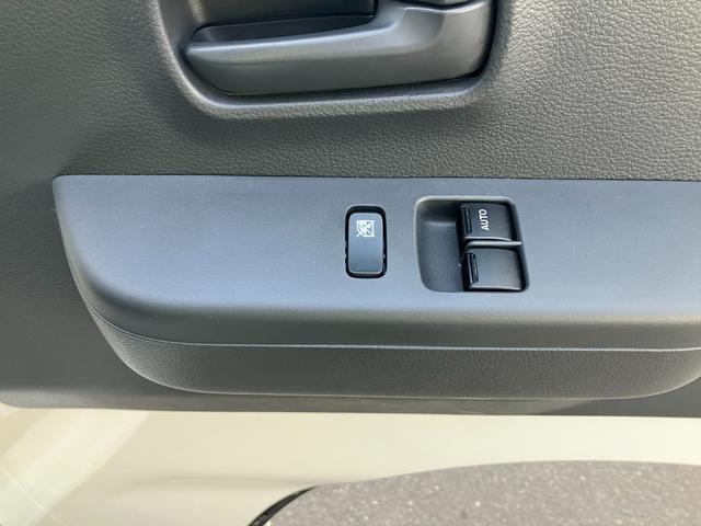 キャリイトラック ＫＣエアコン・パワステ農繁　７型　５ＭＴ　パートタイム４ＷＤ　オートライト　衝突被害軽減システム　アイドリングストップ　横滑り防止機能　衝突安全ボディ　５ＭＴ　パートタイム４ＷＤ　キーレスエントリー　パワーウインドウ　リアゲートチェーン　デフロック（25枚目）