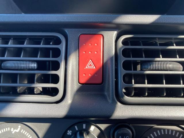 キャリイトラック ＫＣエアコン・パワステ　７型　ラジオ　衝突被害軽減ブレーキ　オートライト　キーレスエントリ―　衝突被害軽減システム　アイドリングストップ　パワーウインドースイッチ　横滑り防止機能（16枚目）