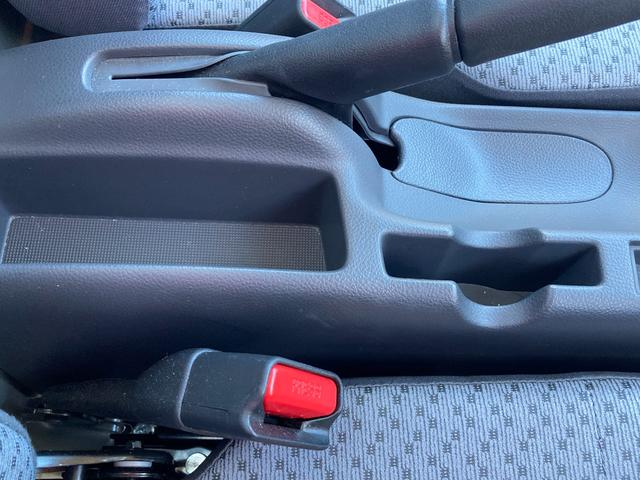 キャリイトラック ＫＣエアコン・パワステ　７型　ラジオ　衝突被害軽減ブレーキ　オートライト　キーレスエントリ―　衝突被害軽減システム　アイドリングストップ　パワーウインドースイッチ　横滑り防止機能（26枚目）