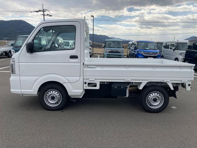 キャリイトラック ＫＣエアコン・パワステ　７型　パートタイム４ＷＤ　ラジオ　オートライト　キーレスエントリー　４ＷＤ　衝突被害軽減システム　横滑り防止機能　衝突安全ボディ　ラジオ　マニュアルエアコン　ＬＥＤルームランプ（11枚目）