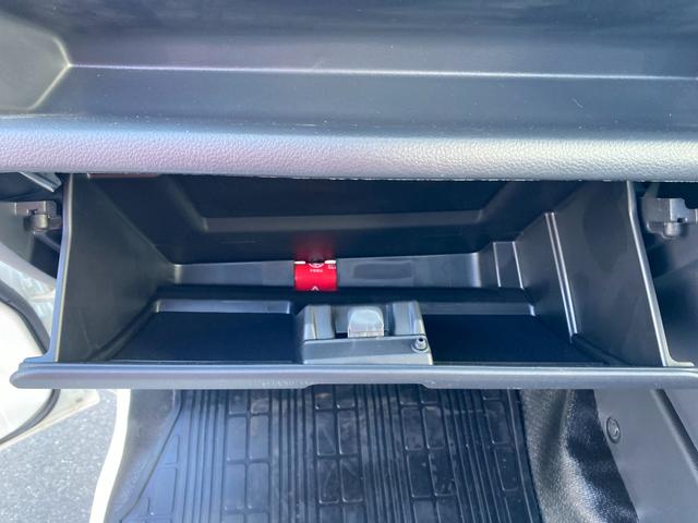 キャリイトラック ＫＣエアコン・パワステ　７型　パートタイム４ＷＤ　ラジオ　オートライト　キーレスエントリー　４ＷＤ　衝突被害軽減システム　横滑り防止機能　衝突安全ボディ　ラジオ　マニュアルエアコン　ＬＥＤルームランプ（42枚目）