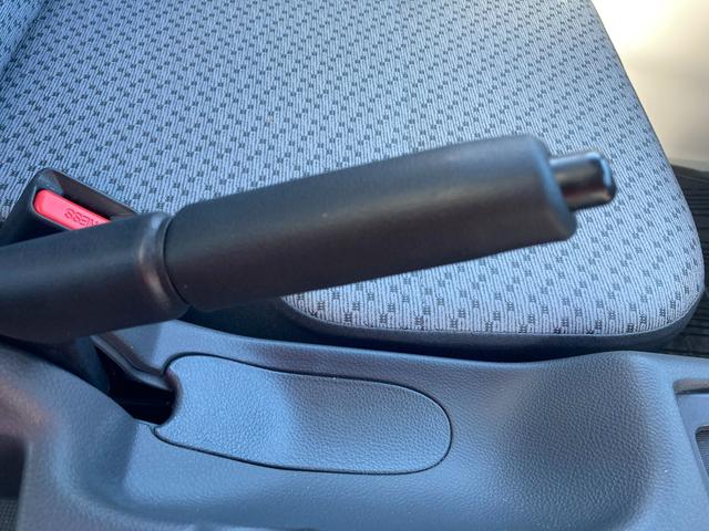 キャリイトラック ＫＣエアコン・パワステ　７型　パートタイム４ＷＤ　ラジオ　オートライト　キーレスエントリー　４ＷＤ　衝突被害軽減システム　横滑り防止機能　衝突安全ボディ　ラジオ　マニュアルエアコン　ＬＥＤルームランプ（47枚目）