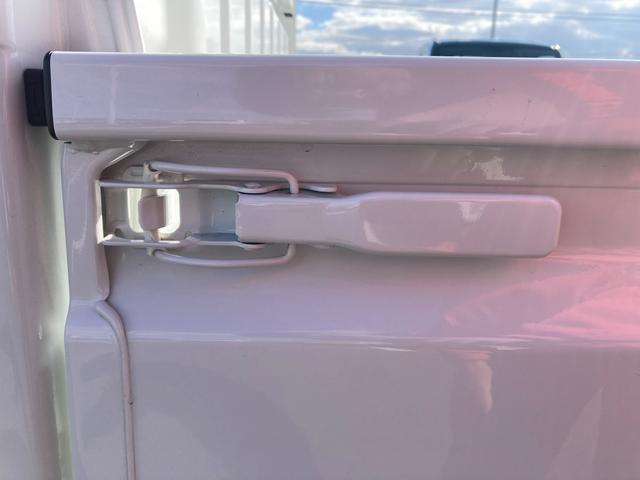 キャリイトラック ＫＣエアコン・パワステ　７型　パートタイム４ＷＤ　ラジオ　オートライト　キーレスエントリー　４ＷＤ　衝突被害軽減システム　横滑り防止機能　衝突安全ボディ　ラジオ　マニュアルエアコン　ＬＥＤルームランプ（60枚目）