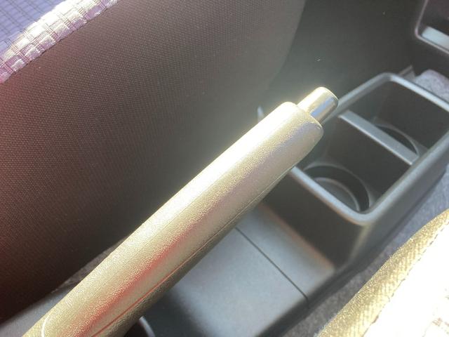 �T�C�h�u���[�L�͎�ň����^�C�v�ł���