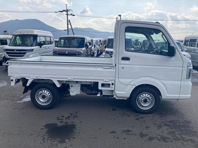 キャリイトラック ＫＣエアコン・パワステ農繁　７型　４ＷＤ　４ＡＴ　ラジオ　オートライト　キーレスエントリー　エアコン　パワステ　衝突被害軽減システム　衝突安全ボディ　４ＷＤ　４ＡＴ　ラジオ　パワーウインドウ（6枚目）