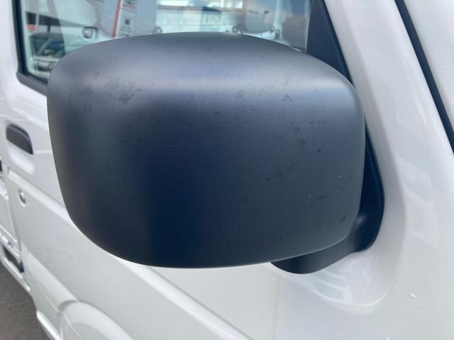 キャリイトラック ＫＣエアコン・パワステ農繁　７型　４ＷＤ　４ＡＴ　ラジオ　オートライト　キーレスエントリー　エアコン　パワステ　衝突被害軽減システム　衝突安全ボディ　４ＷＤ　４ＡＴ　ラジオ　パワーウインドウ（11枚目）