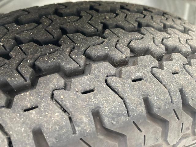 キャリイトラック ＫＣエアコン・パワステ農繁　７型　４ＷＤ　４ＡＴ　ラジオ　オートライト　キーレスエントリー　エアコン　パワステ　衝突被害軽減システム　衝突安全ボディ　４ＷＤ　４ＡＴ　ラジオ　パワーウインドウ（14枚目）