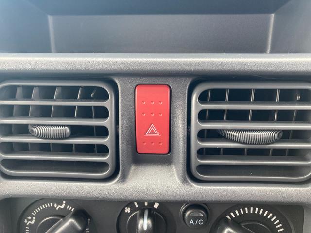 キャリイトラック ＫＣエアコン・パワステ農繁　７型　４ＷＤ　４ＡＴ　ラジオ　オートライト　キーレスエントリー　エアコン　パワステ　衝突被害軽減システム　衝突安全ボディ　４ＷＤ　４ＡＴ　ラジオ　パワーウインドウ（18枚目）