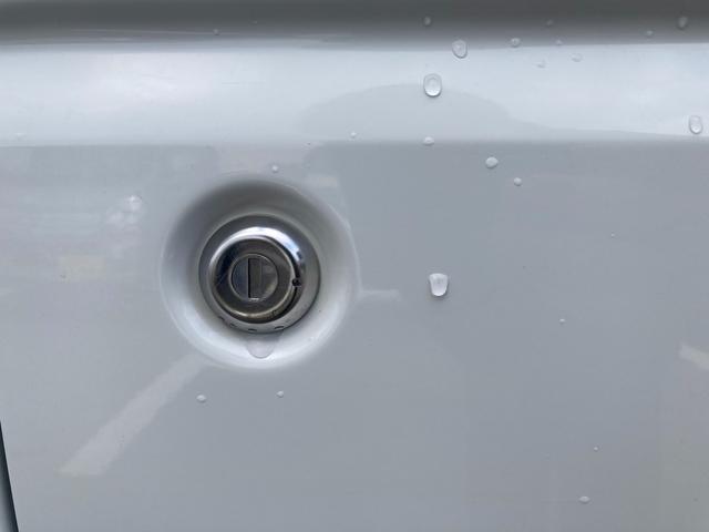 キャリイトラック ＫＣエアコン・パワステ農繁　７型　４ＷＤ　４ＡＴ　ラジオ　オートライト　キーレスエントリー　エアコン　パワステ　衝突被害軽減システム　衝突安全ボディ　４ＷＤ　４ＡＴ　ラジオ　パワーウインドウ（21枚目）