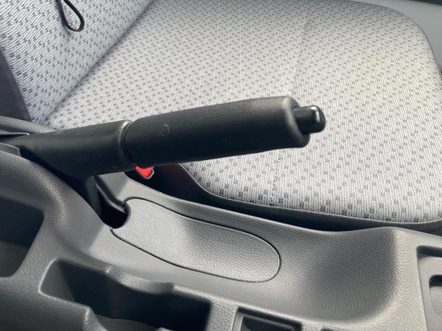 キャリイトラック ＫＣエアコン・パワステ農繁　７型　４ＷＤ　４ＡＴ　ラジオ　オートライト　キーレスエントリー　エアコン　パワステ　衝突被害軽減システム　衝突安全ボディ　４ＷＤ　４ＡＴ　ラジオ　パワーウインドウ（34枚目）