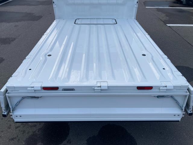 キャリイトラック ＫＣエアコン・パワステ農繁　７型　４ＷＤ　４ＡＴ　ラジオ　オートライト　キーレスエントリー　エアコン　パワステ　衝突被害軽減システム　衝突安全ボディ　４ＷＤ　４ＡＴ　ラジオ　パワーウインドウ（55枚目）