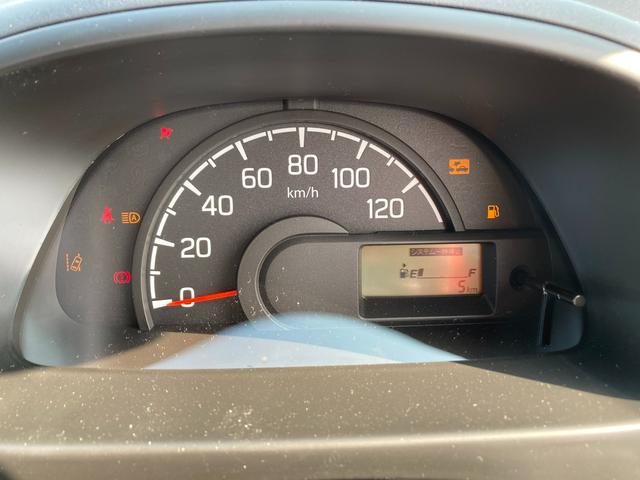 キャリイトラック ＫＣエアコン・パワステ　７型　ラジオ　４ＷＤ　５速ＭＴ　オートライト　ラジオ　エアコン　衝突被害軽減システム　アイドリングストップ　横滑り防止機能　衝突安全ボディ　パートタイム４ＷＤ　５ＭＴ　キーレスエントリー　パワーウインドウ（14枚目）