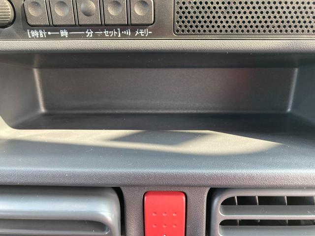キャリイトラック ＫＣエアコン・パワステ　７型　ラジオ　４ＷＤ　５速ＭＴ　オートライト　ラジオ　エアコン　衝突被害軽減システム　アイドリングストップ　横滑り防止機能　衝突安全ボディ　パートタイム４ＷＤ　５ＭＴ　キーレスエントリー　パワーウインドウ（16枚目）