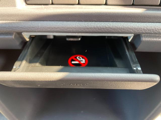 キャリイトラック ＫＣエアコン・パワステ　７型　ラジオ　４ＷＤ　５速ＭＴ　オートライト　ラジオ　エアコン　衝突被害軽減システム　アイドリングストップ　横滑り防止機能　衝突安全ボディ　パートタイム４ＷＤ　５ＭＴ　キーレスエントリー　パワーウインドウ（21枚目）