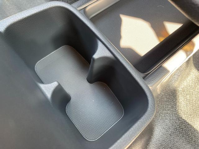 キャリイトラック ＫＣエアコン・パワステ　７型　ラジオ　４ＷＤ　５速ＭＴ　オートライト　ラジオ　エアコン　衝突被害軽減システム　アイドリングストップ　横滑り防止機能　衝突安全ボディ　パートタイム４ＷＤ　５ＭＴ　キーレスエントリー　パワーウインドウ（24枚目）