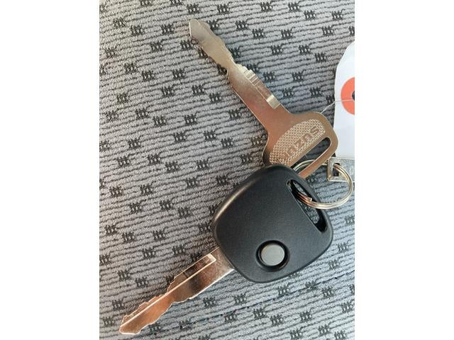 キャリイトラック ＫＣエアコン・パワステ　７型　ラジオ　４ＷＤ　５速ＭＴ　オートライト　ラジオ　エアコン　衝突被害軽減システム　アイドリングストップ　横滑り防止機能　衝突安全ボディ　パートタイム４ＷＤ　５ＭＴ　キーレスエントリー　パワーウインドウ（34枚目）