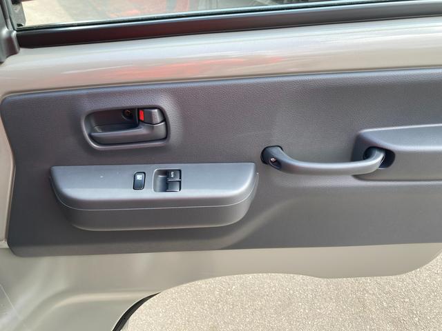 キャリイトラック ＫＣエアコン・パワステ　７型　ラジオ　４ＷＤ　５速ＭＴ　オートライト　ラジオ　エアコン　衝突被害軽減システム　アイドリングストップ　横滑り防止機能　衝突安全ボディ　パートタイム４ＷＤ　５ＭＴ　キーレスエントリー　パワーウインドウ（40枚目）