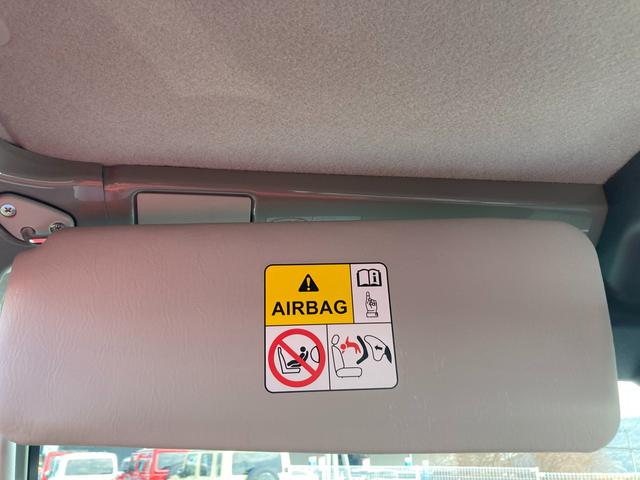 キャリイトラック ＫＣエアコン・パワステ　７型　ラジオ　４ＷＤ　５速ＭＴ　オートライト　ラジオ　エアコン　衝突被害軽減システム　アイドリングストップ　横滑り防止機能　衝突安全ボディ　パートタイム４ＷＤ　５ＭＴ　キーレスエントリー　パワーウインドウ（44枚目）