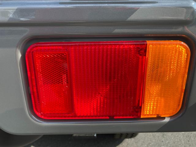 キャリイトラック ＫＣエアコン・パワステ　７型　ラジオ　４ＷＤ　５速ＭＴ　オートライト　ラジオ　エアコン　衝突被害軽減システム　アイドリングストップ　横滑り防止機能　衝突安全ボディ　パートタイム４ＷＤ　５ＭＴ　キーレスエントリー　パワーウインドウ（53枚目）